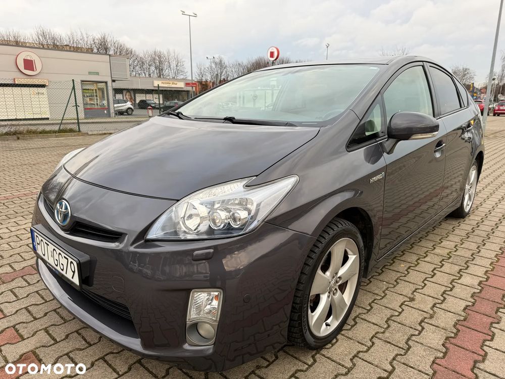 Toyota Prius (Hybrid) Comfort - 2