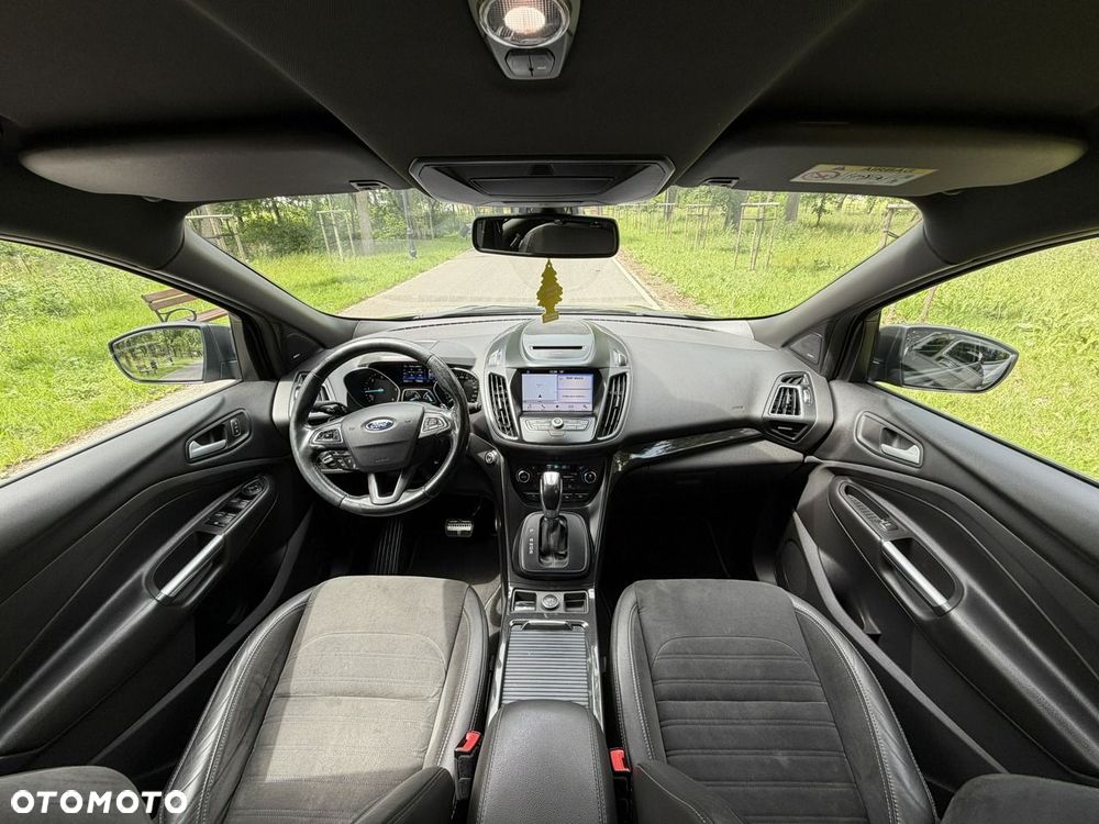Ford Kuga - 36