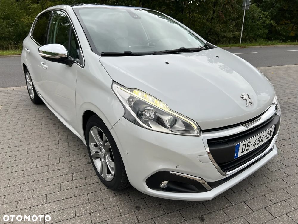 Peugeot 208 - 1