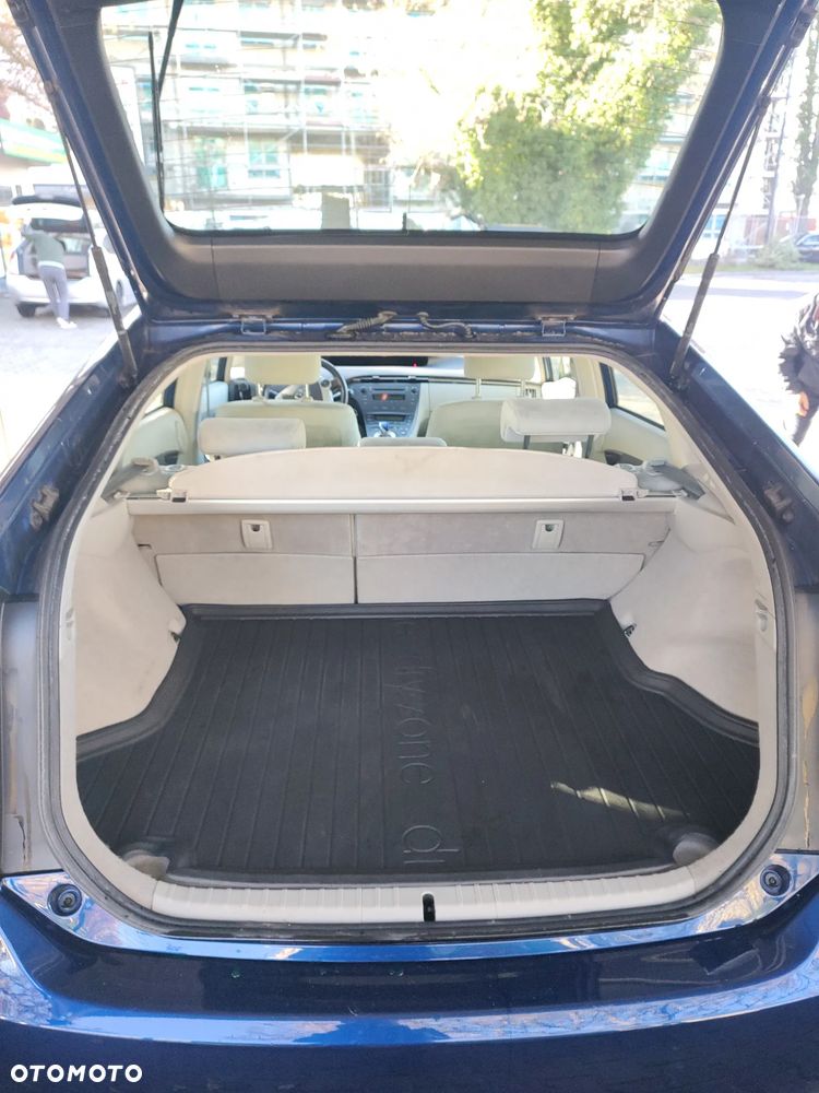 Toyota Prius 1.8 HSD Sol - 8