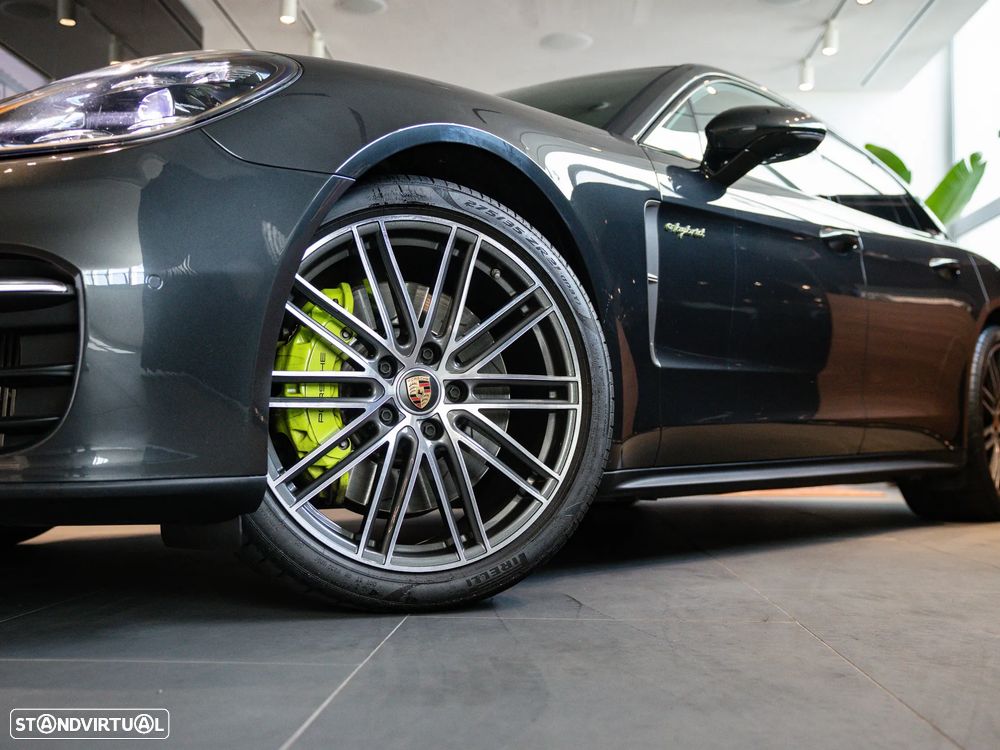 Porsche Panamera Sport Turismo 4 E-Hybrid Platinum Edition PDLS - 16