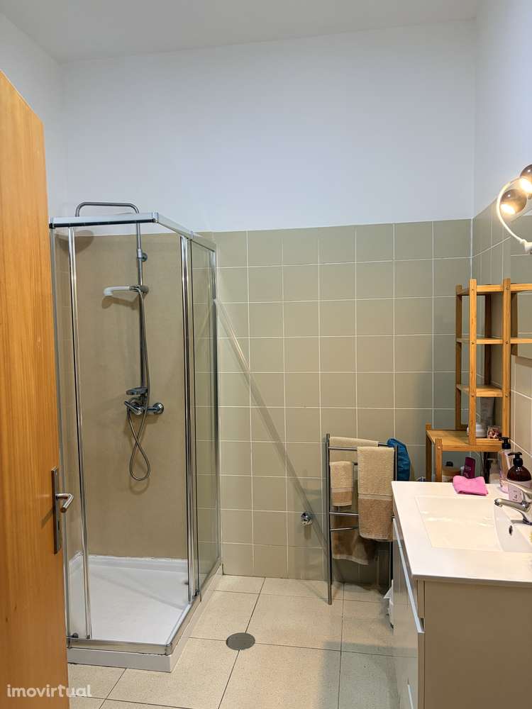 Quarto duplo em edifício com mobília e internet em Braga - Grande imagem: 5/8