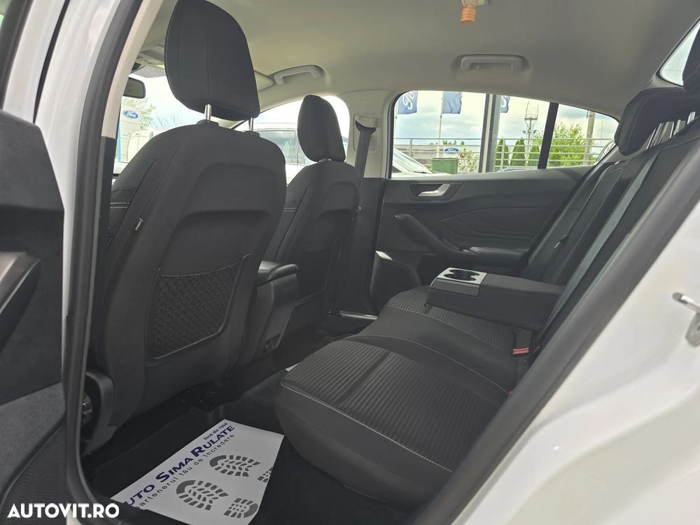 Ford Focus - 16