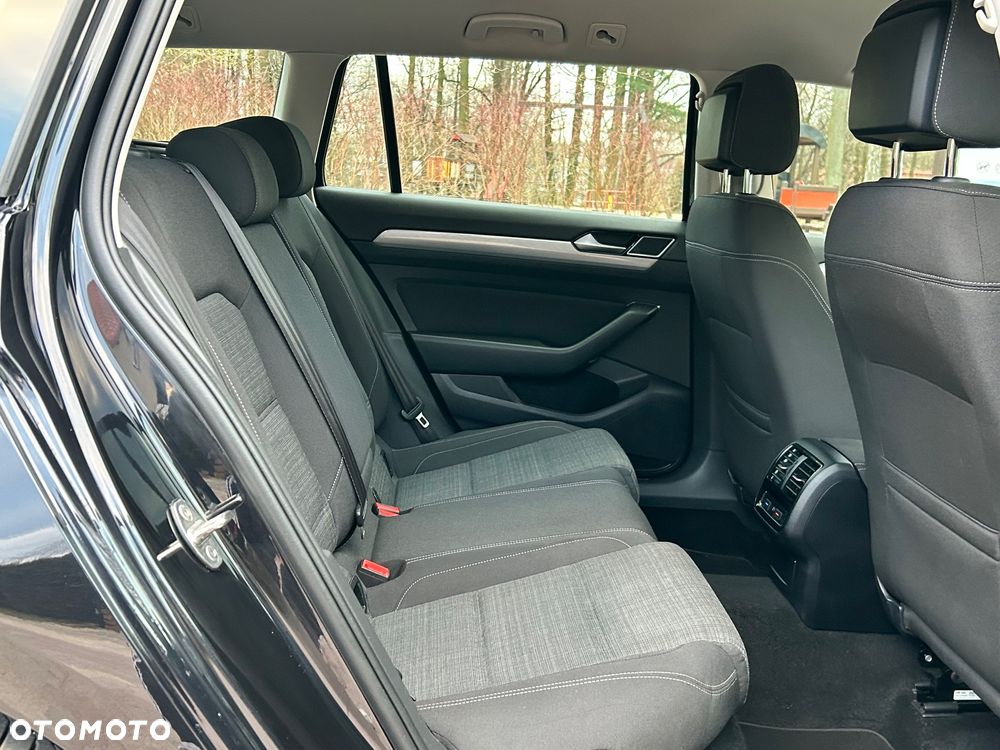 Volkswagen Passat 2.0 TDI SCR Comfortline DSG - 27