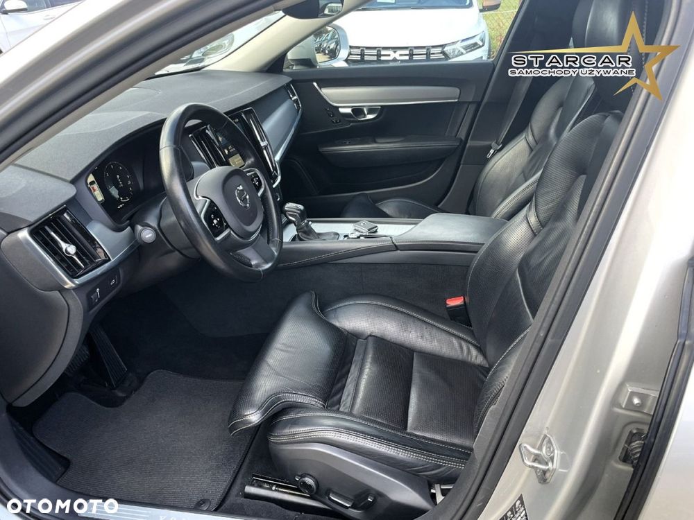 Volvo V90 Cross Country - 10