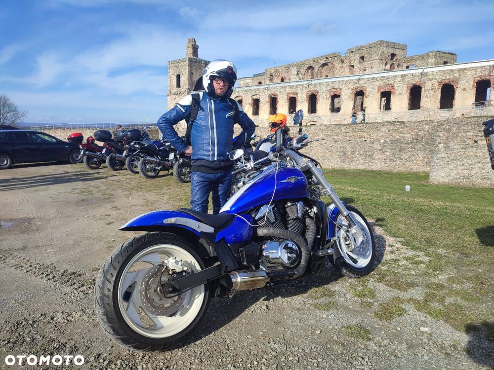 Suzuki Boulevard - 4