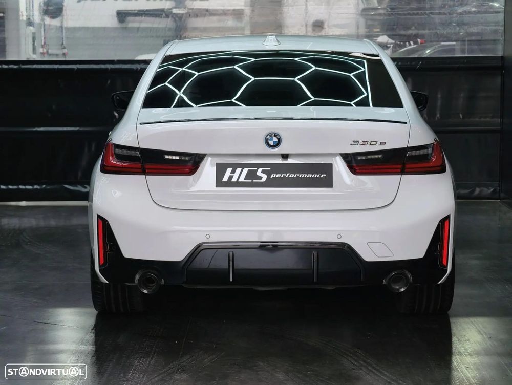 BMW 330 e Pack Desportivo M Pro Auto - 16