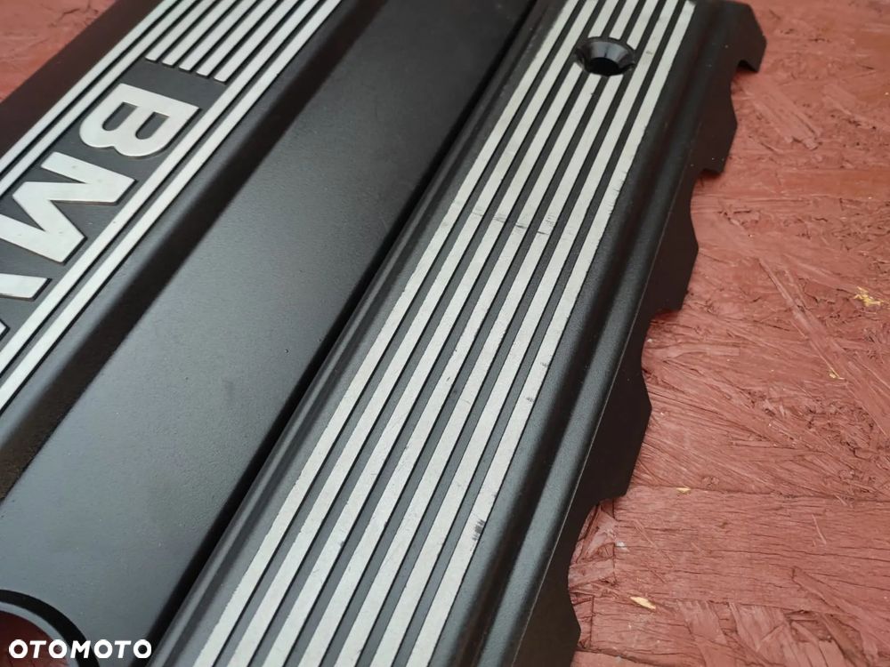 BMW E36 / E38 / E39 / Z3. ORYGINALNA POKRYWA SILNIKA / OSŁONA SILNIKA + OSŁONA KOLEKTORA SSĄCEGO DO SILNIKÓW GAMY M52B20 / M52B25 / M52B28. O NR: 1 748 633 / 1 740 160 OEM. W BARDZO DOBRYM STANIE. - 5