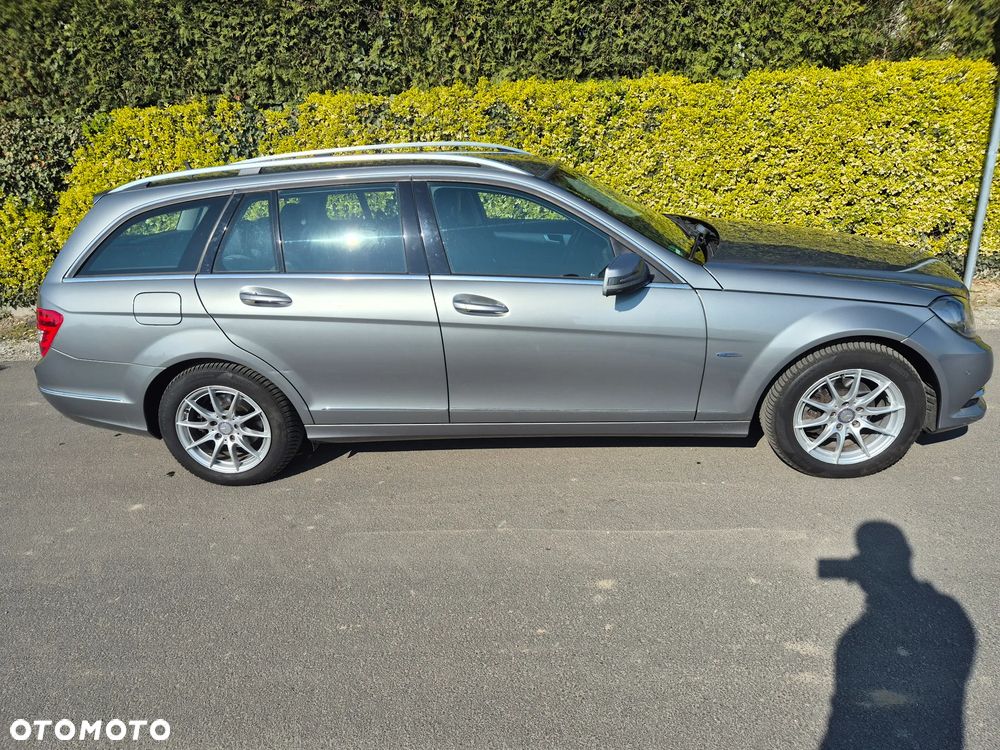 Mercedes-Benz Klasa C 180 BlueEFFICIENCY Avantgarde - 2