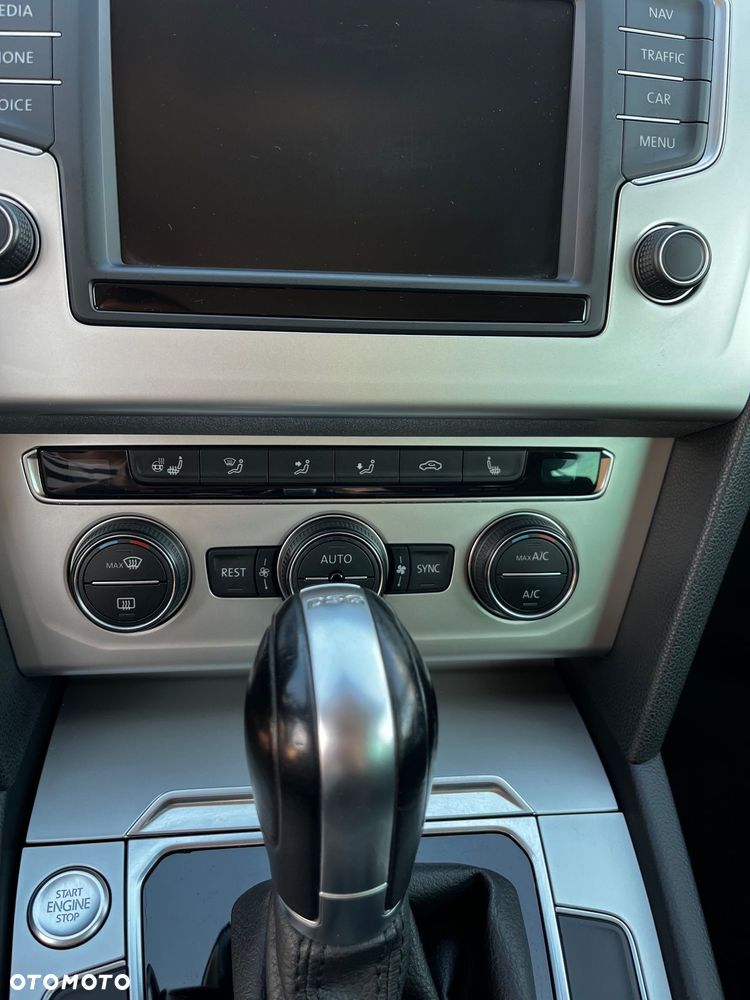 Volkswagen Passat 2.0 TDI SCR Comfortline DSG - 11