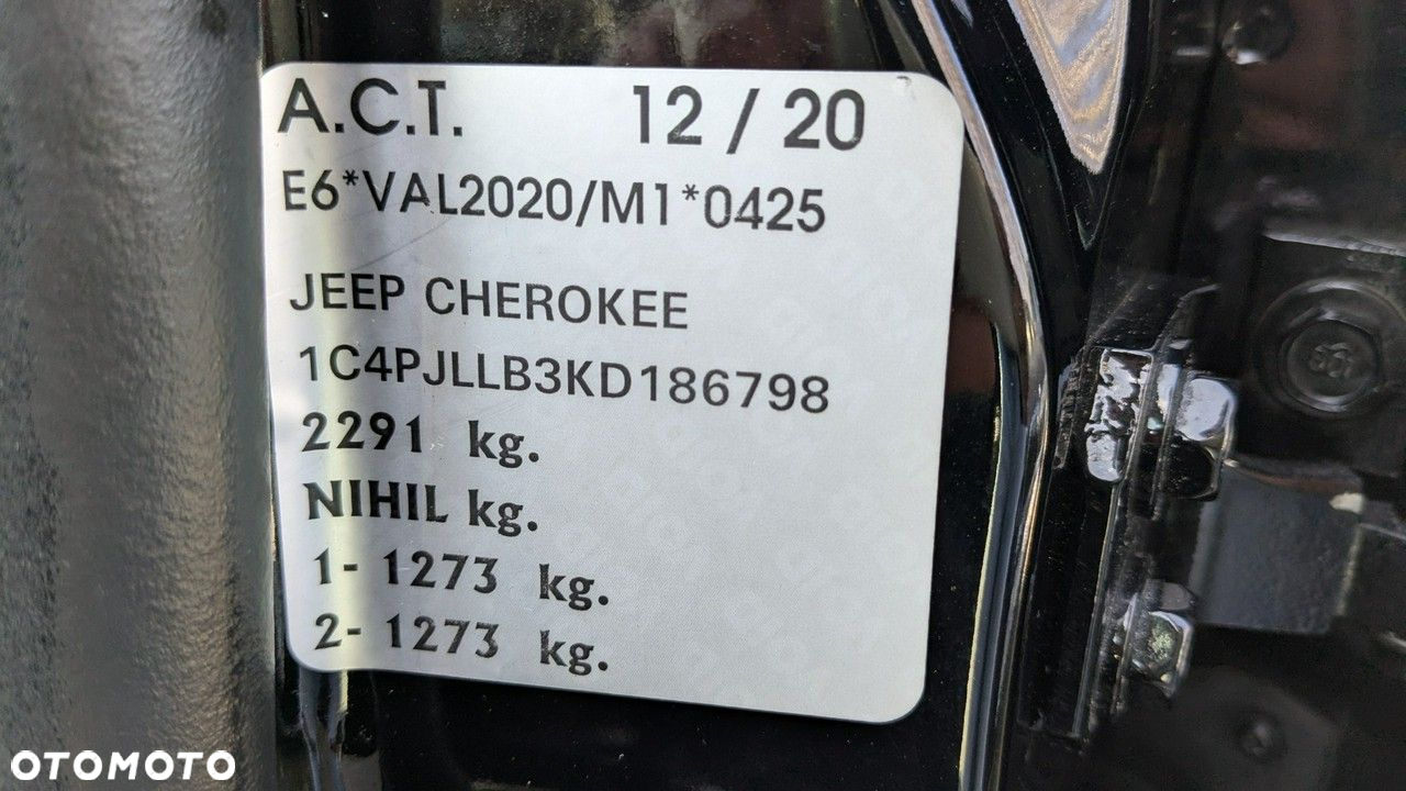 Jeep Cherokee - 22