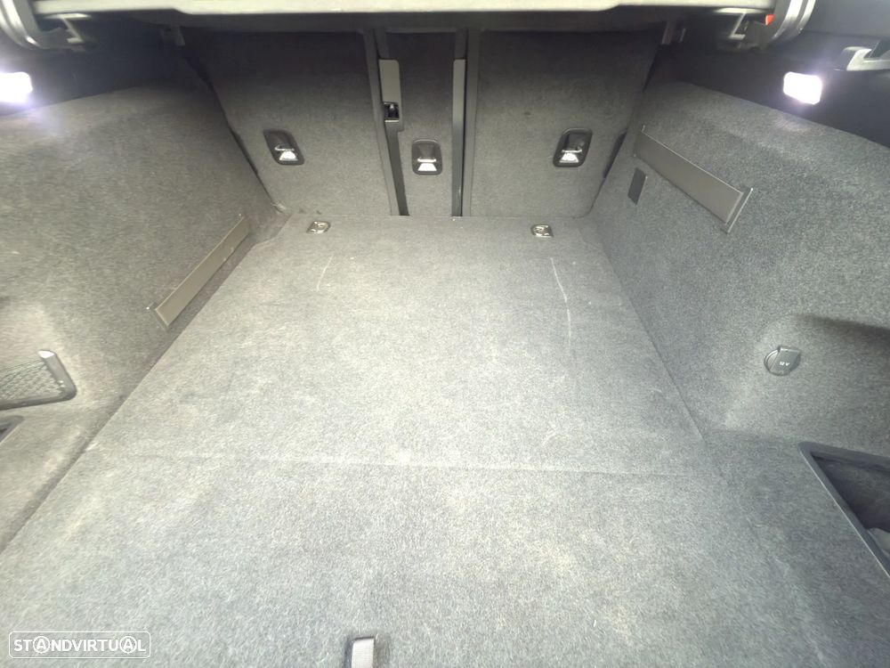 Porsche Taycan Cross Turismo 4 - 14