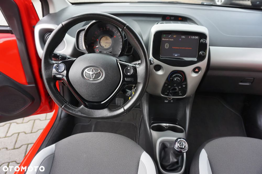 Toyota Aygo x-play Edition-S - 33