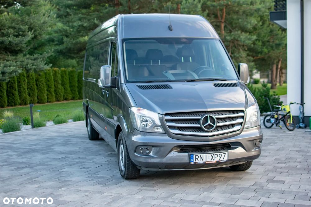 Mercedes-Benz Sprinter 319 - 8