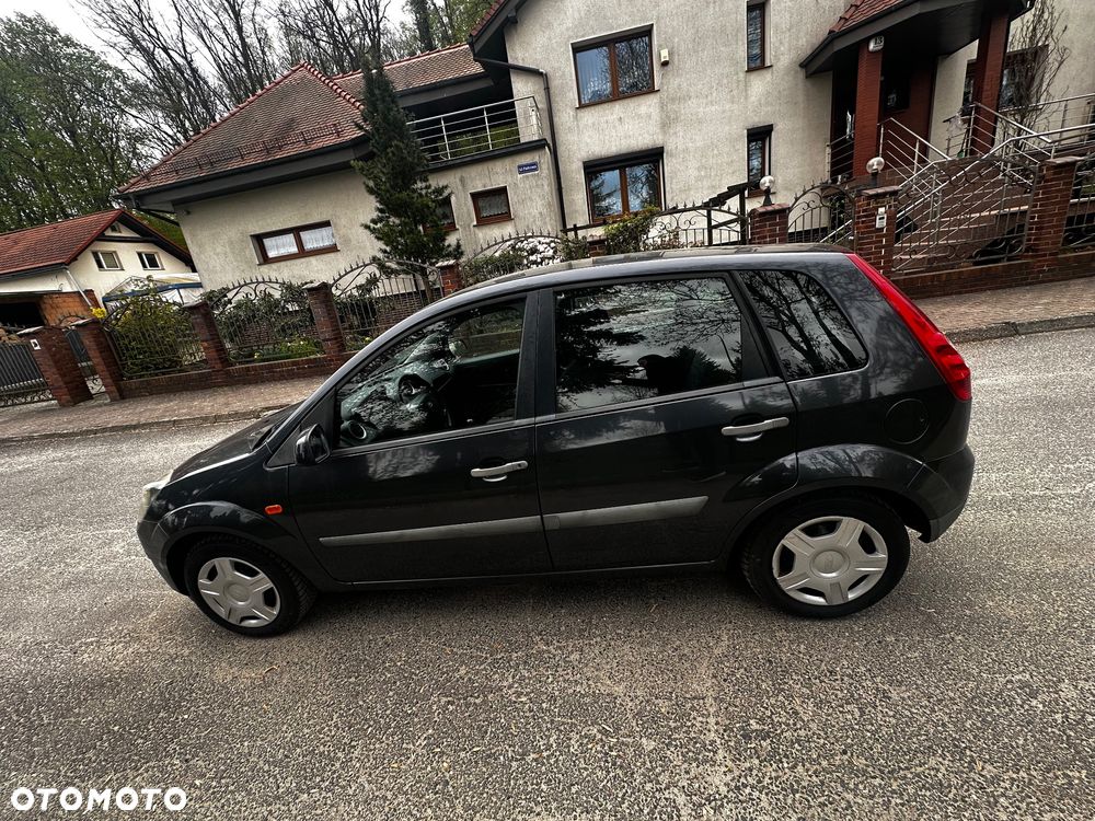 Ford Fiesta - 12