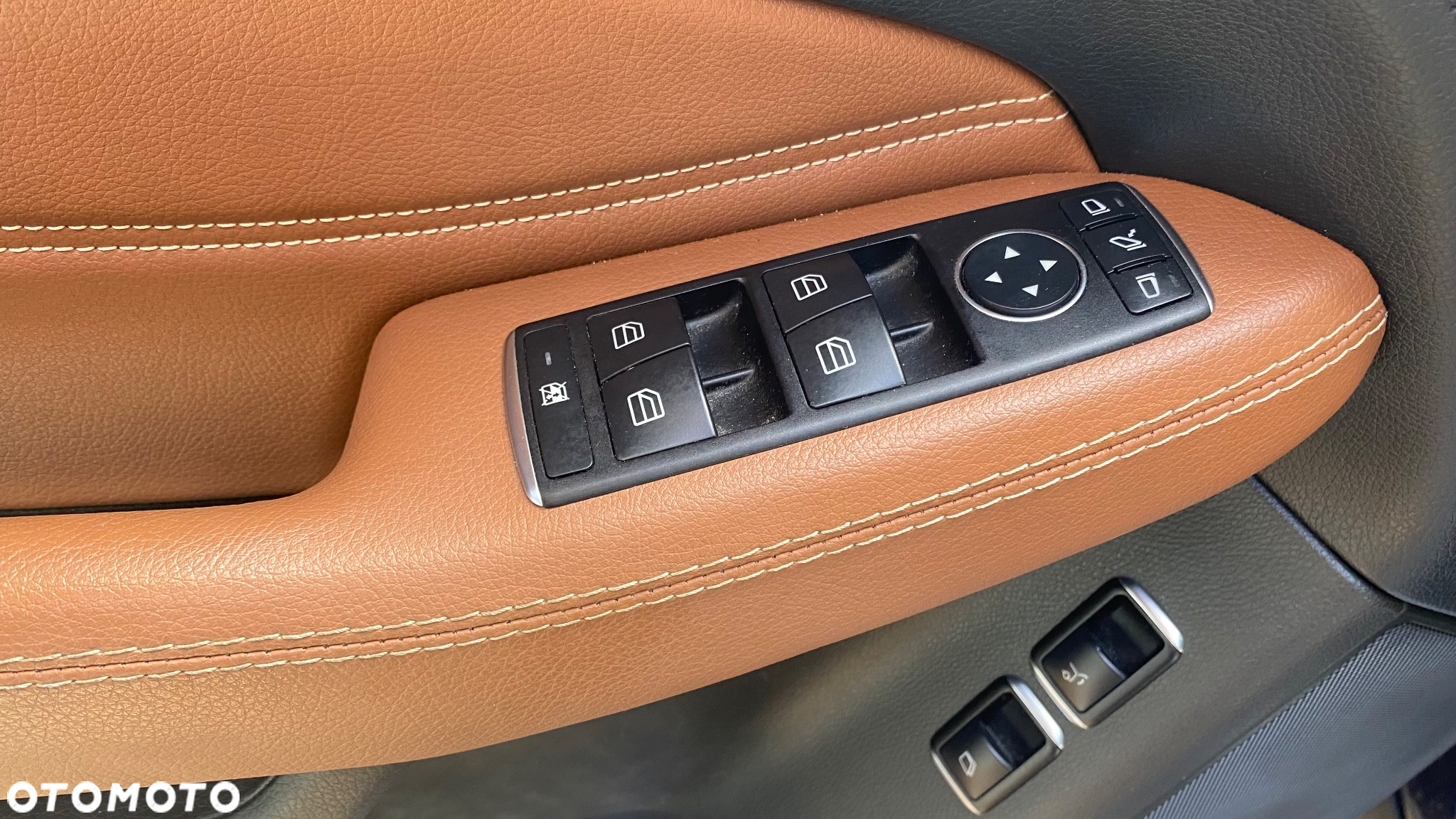 Mercedes-Benz GLS - 7