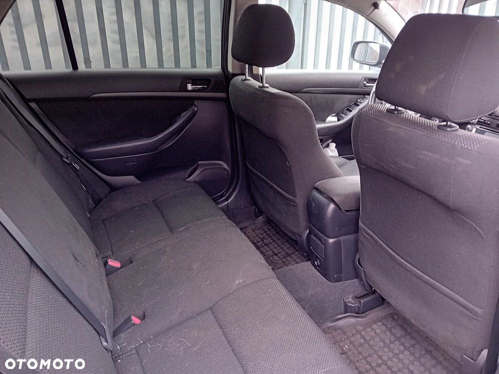 *TOYOTA AVENSIS T25 KOMBI* Samochód na części - 11