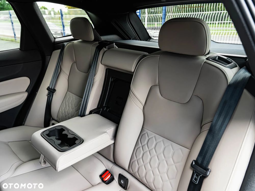 Volvo XC 60 B5 B AWD Ultimate Bright - 28