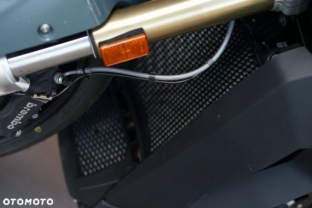 BMW XR - 38