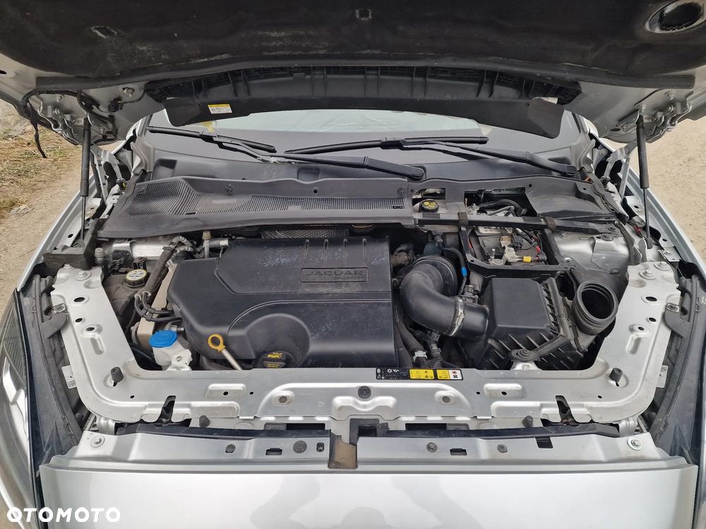 Jaguar E-Pace P200 AWD R-Dynamic S - 28