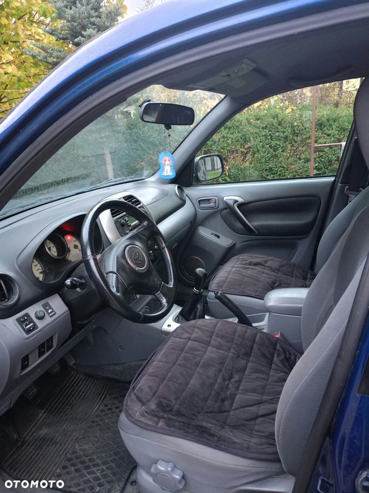Toyota RAV4 D-4D 4x4 - 8
