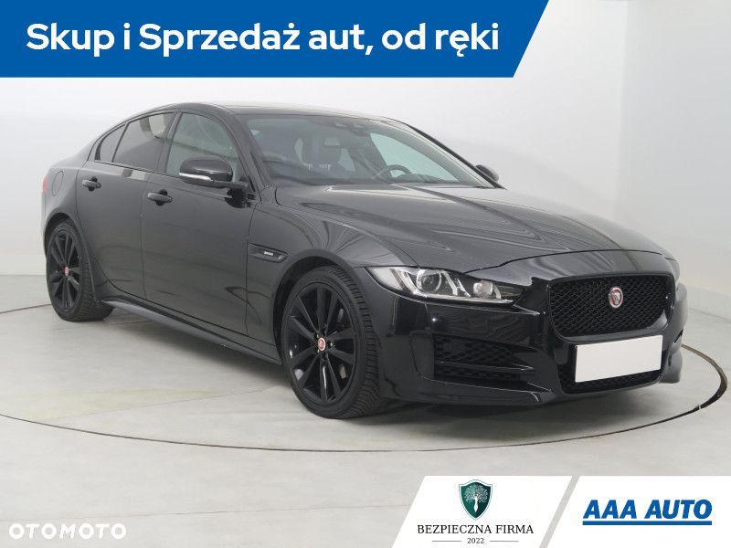 Jaguar XE - 3