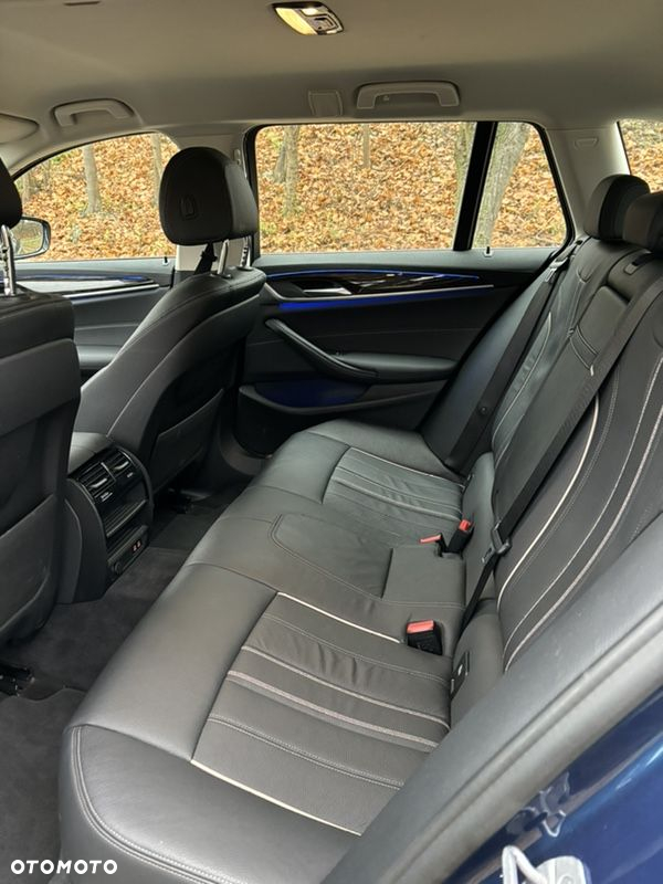 BMW Seria 5 520d Touring Luxury Line - 9