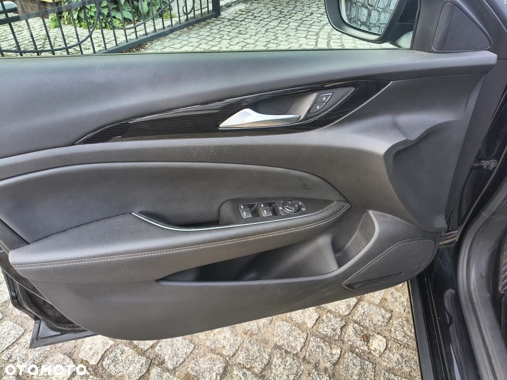 Opel Insignia - 11