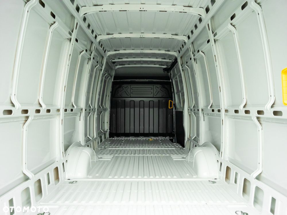 Iveco Daily 35S18HV 3.0 L4H2 - 11