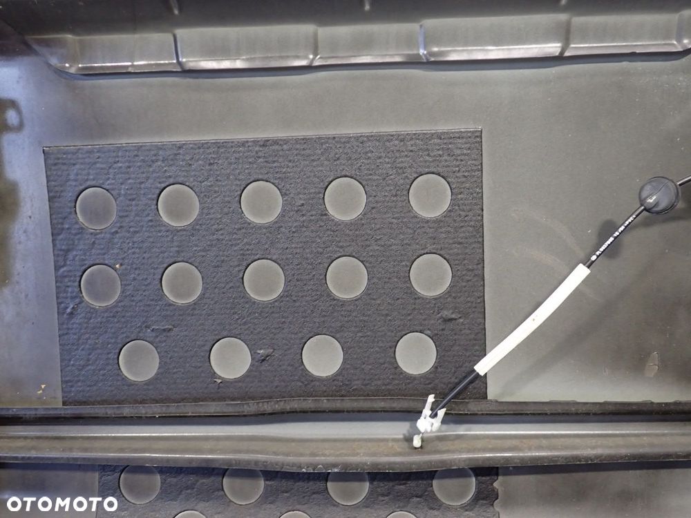 DRZWI PRAWY PRZÓD VOLKSWAGEN TOUAREG 5.0 - 17