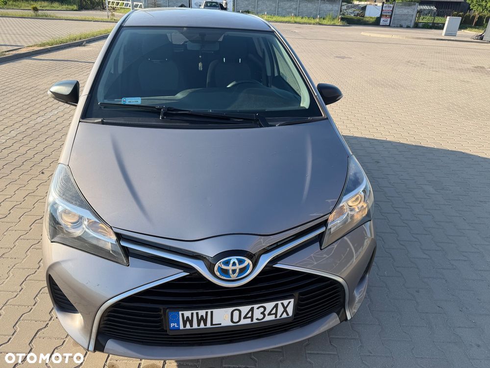 Toyota Yaris Hybrid 100 Life - 1