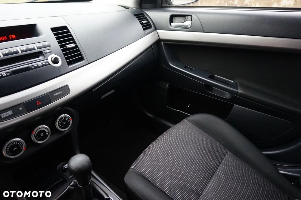 Mitsubishi Lancer - 36