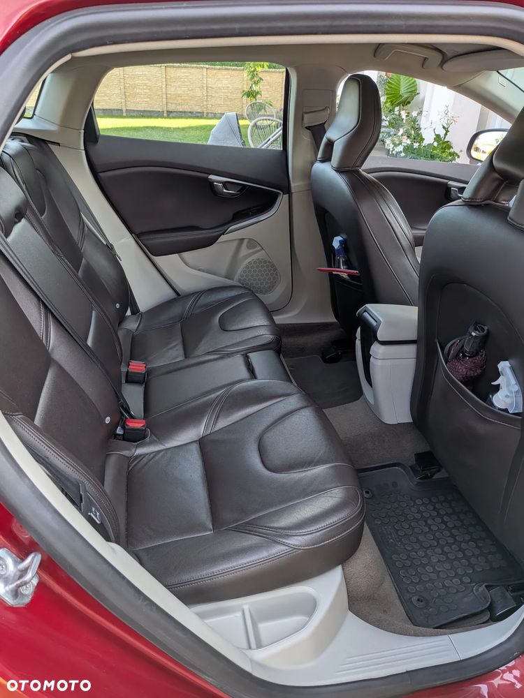Volvo V40 D2 - 9