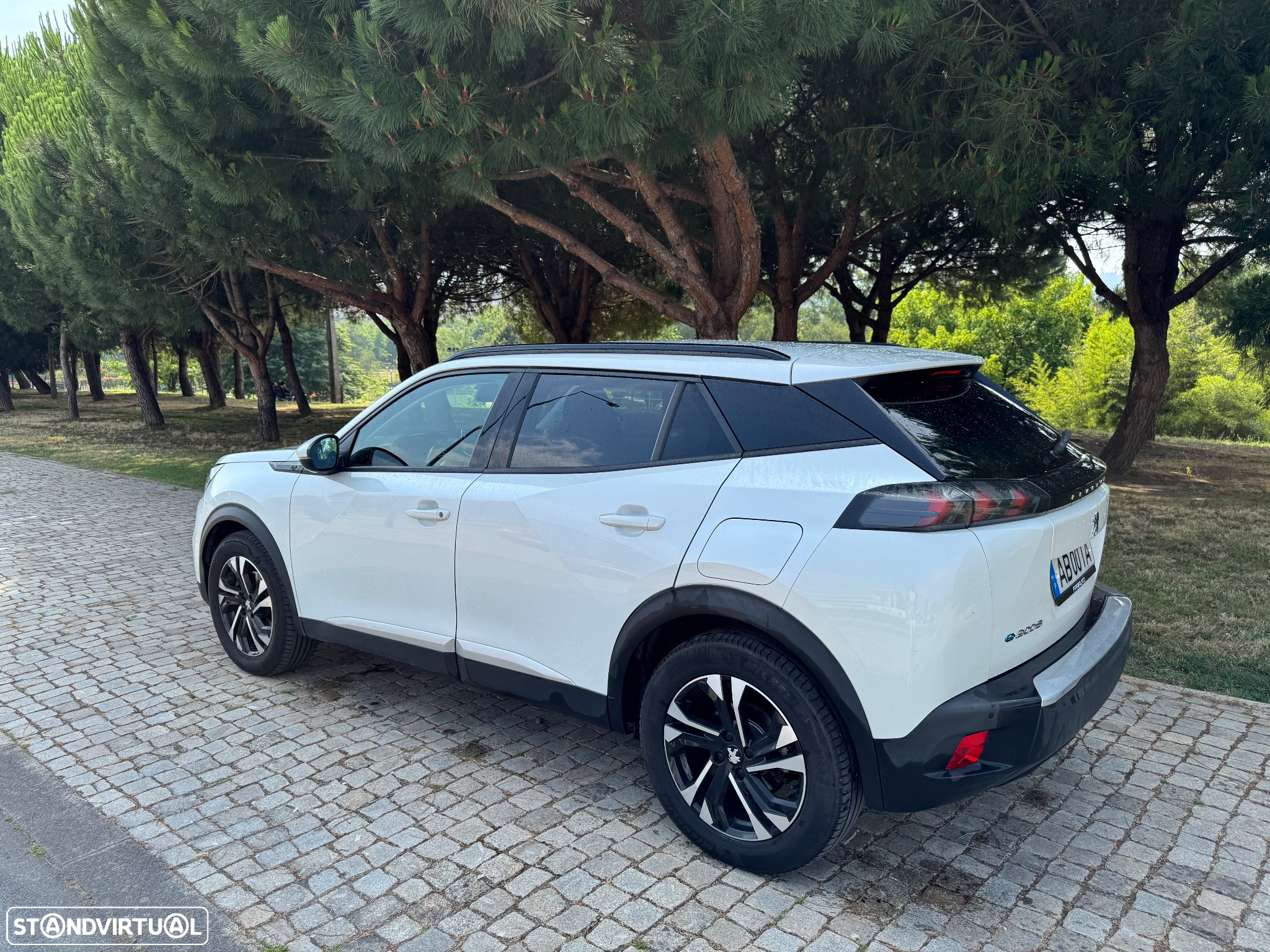 Peugeot e-2008 50 kWh Active Pack - 9