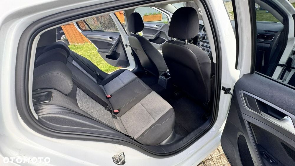 Volkswagen Golf - 17