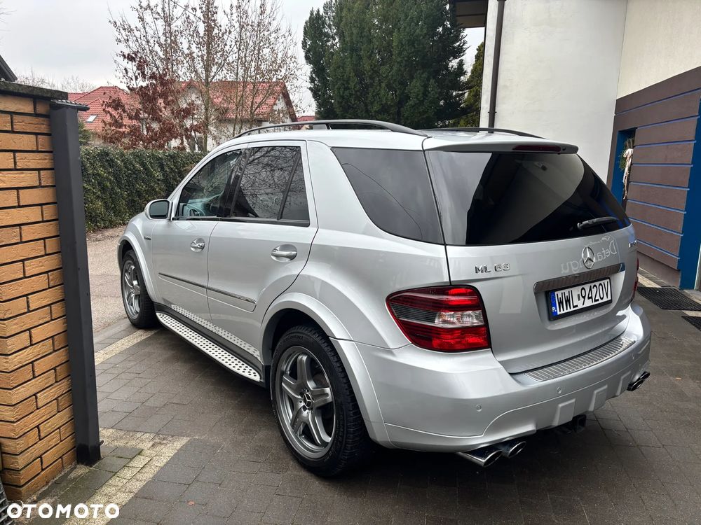 Mercedes-Benz ML 63 AMG 4-Matic - 8
