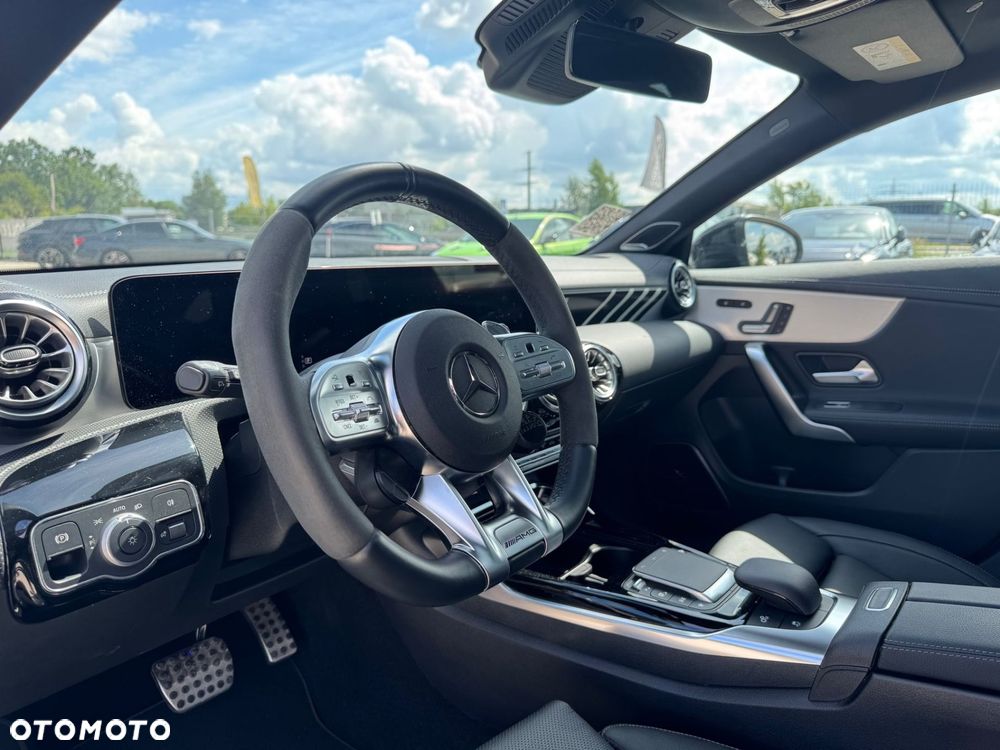 Mercedes-Benz CLA - 11