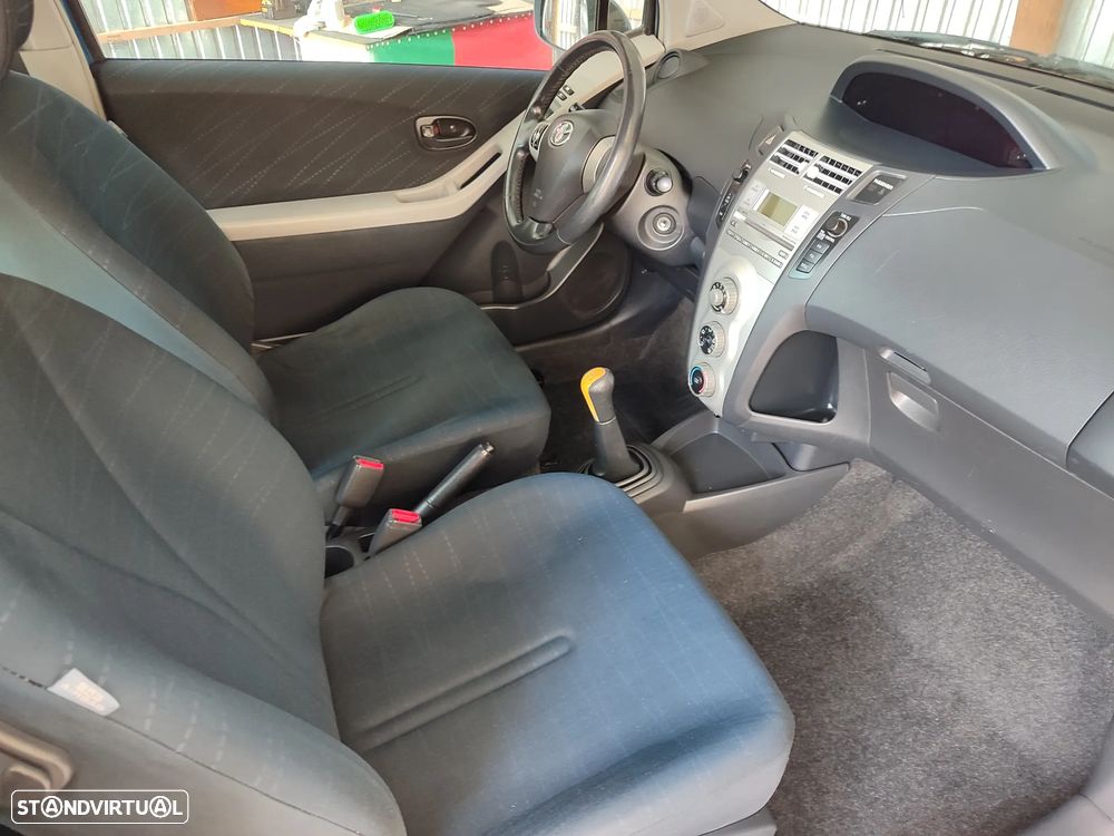 Toyota Yaris 1.0 VVT-i - 7