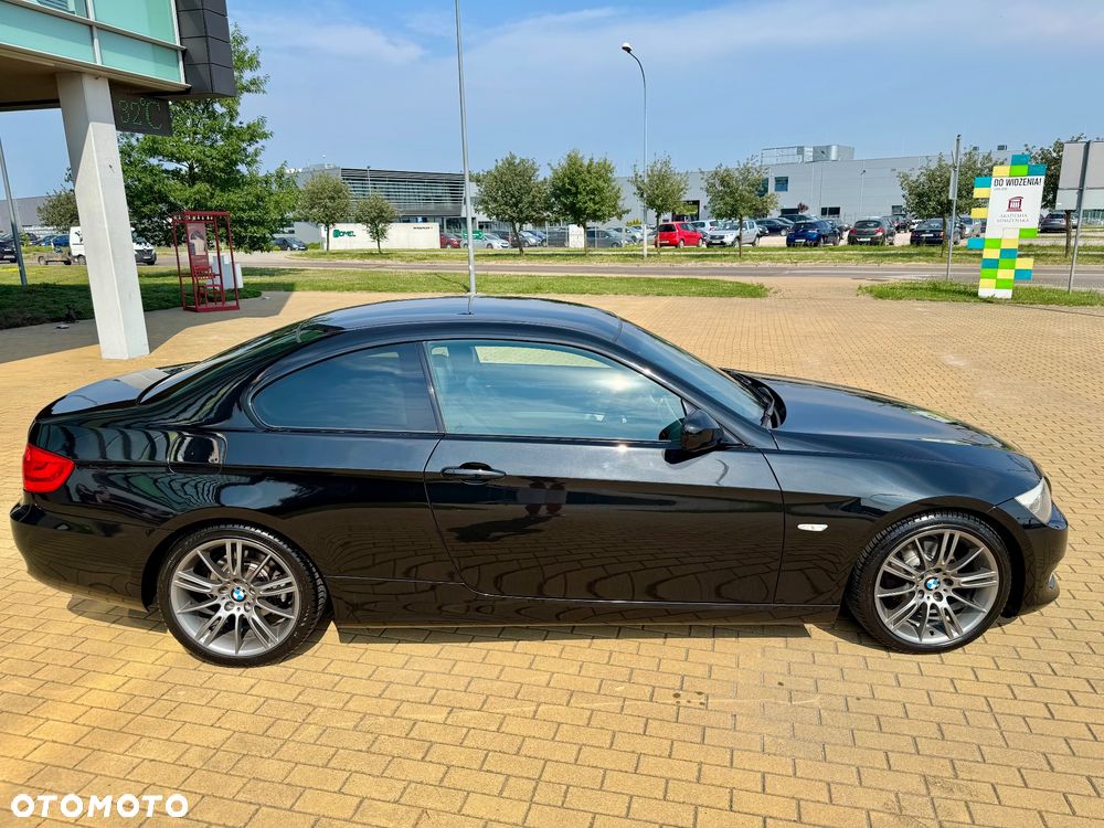BMW Seria 3 320i - 11