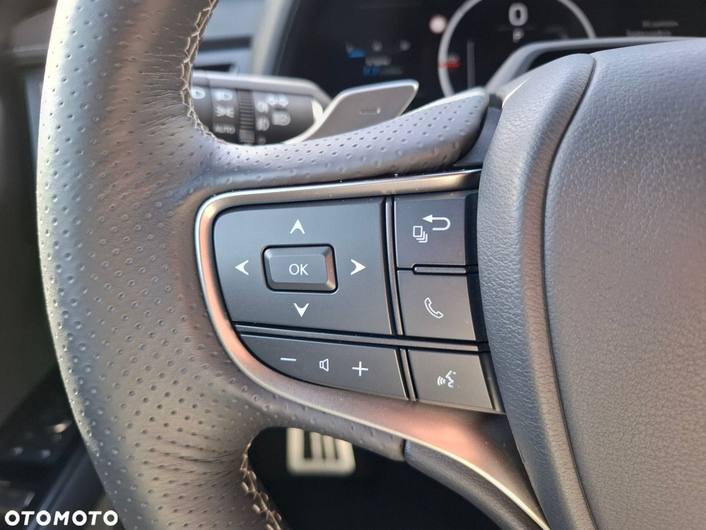 Lexus UX - 34