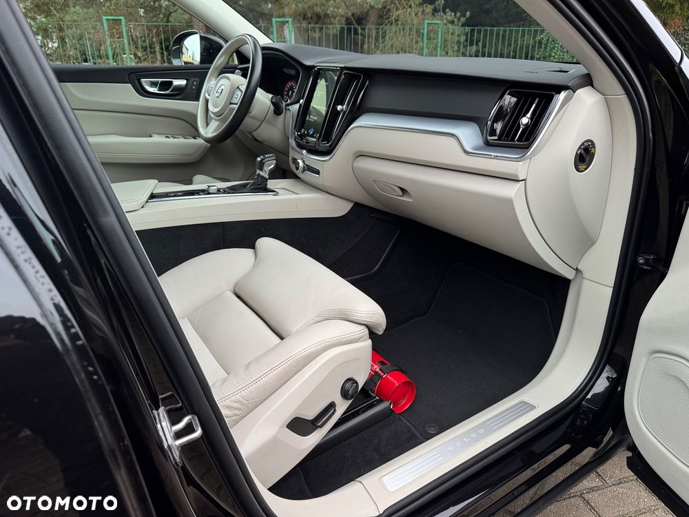 Volvo XC 60 D4 Geartronic Momentum Pro - 24