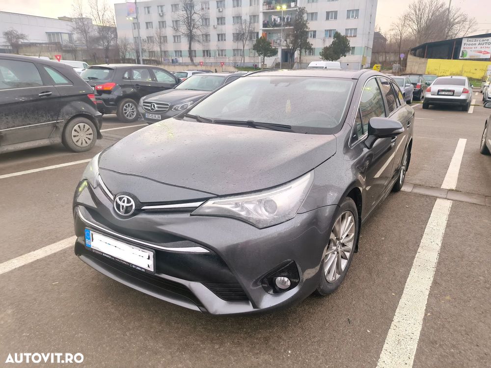 Toyota Avensis 2.0 D-4D Executive Terracotta - 1