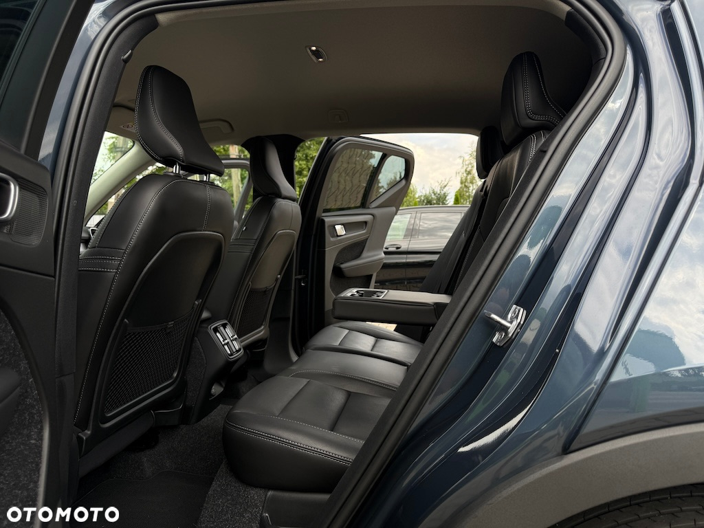 Volvo XC 40 T3 Momentum Pro - 20