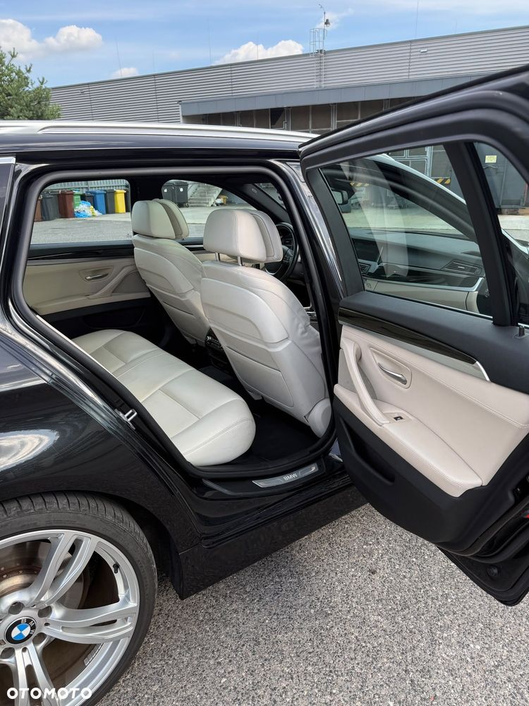 BMW Seria 5 530d xDrive Luxury Line - 15
