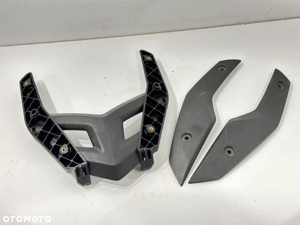 Stelaż szyby  BMW C650GT  12-16R - 1