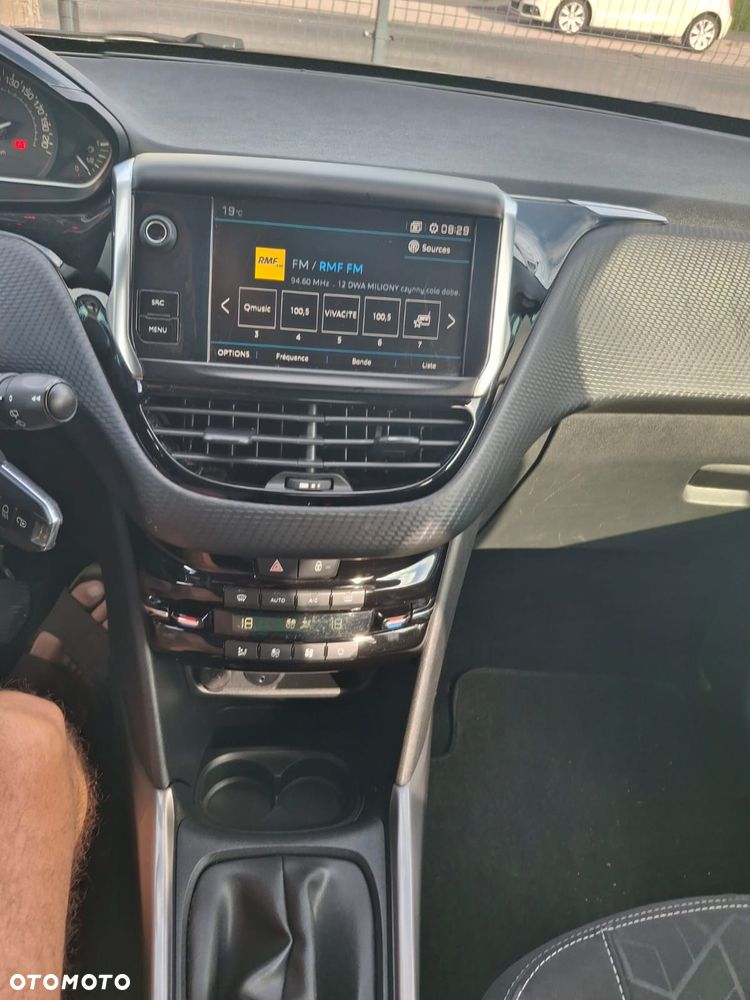 Peugeot 2008 PureTech 82 Style - 6