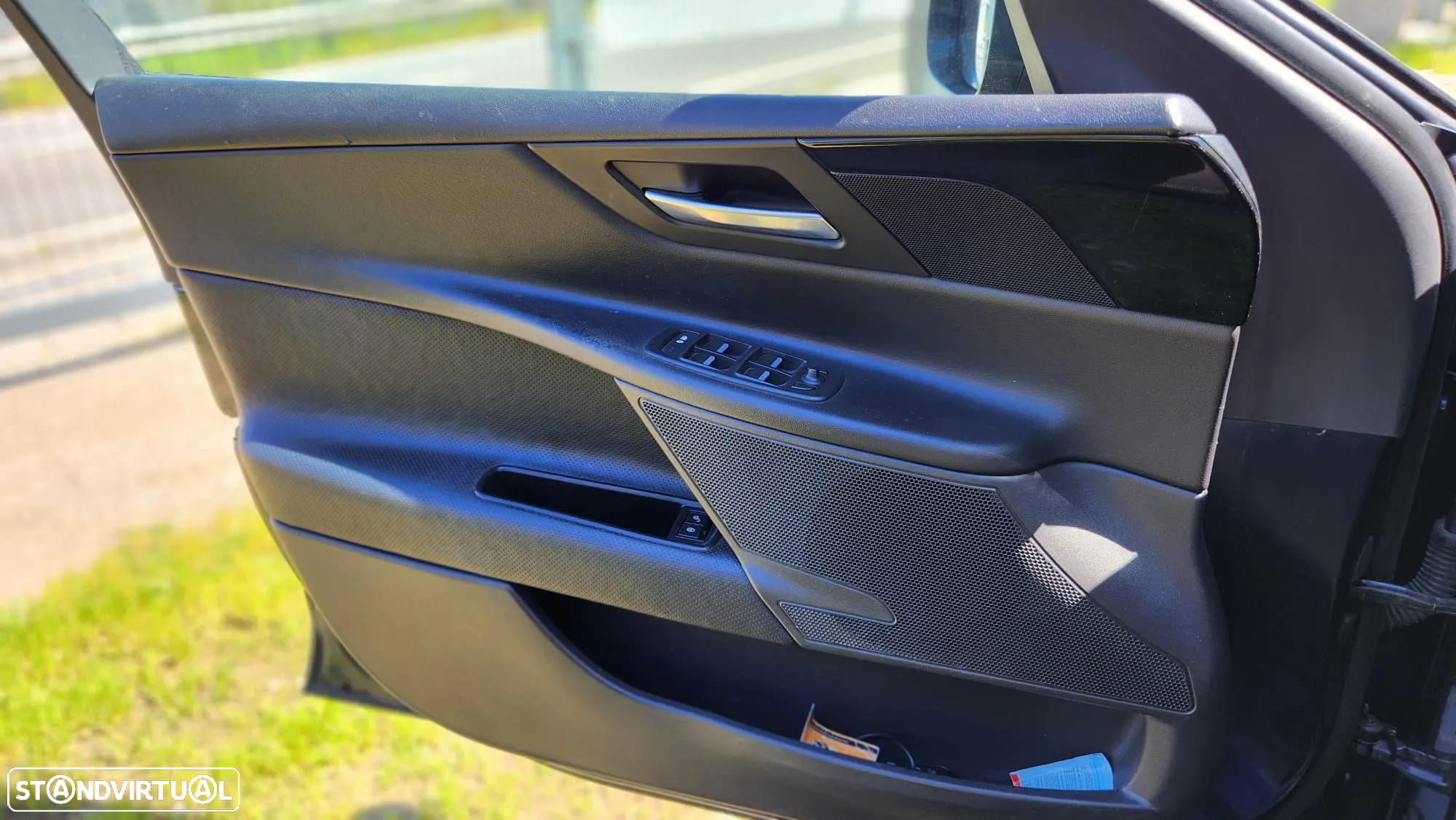 Jaguar XE - 9