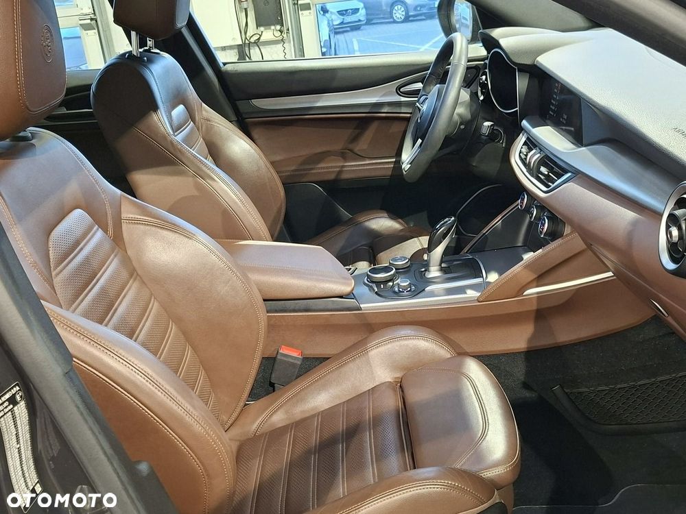 Alfa Romeo Stelvio 2.0 Turbo Veloce Q4 - 29