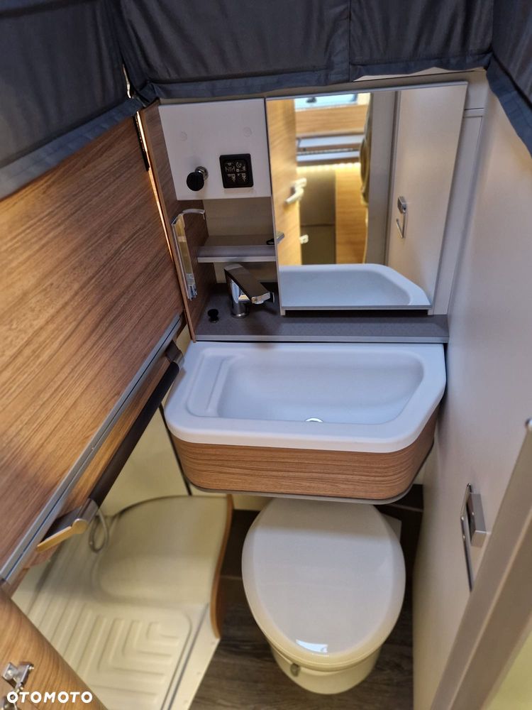 Weinsberg X-Cursion CUV 500 MQ CUVISION 2 osobne łóżka  4 osoby FV23% - 17