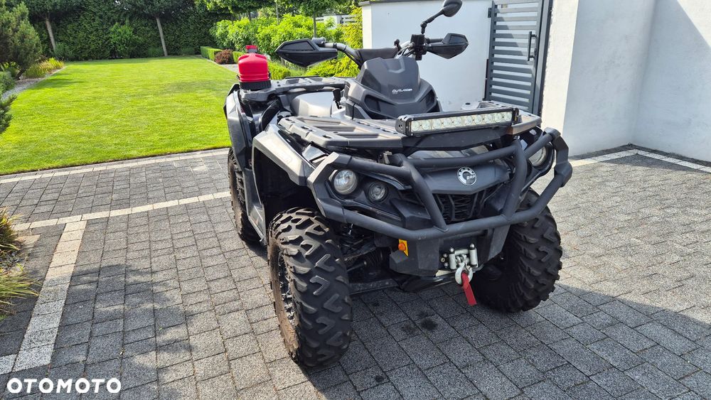 Can-Am Outlander - 2